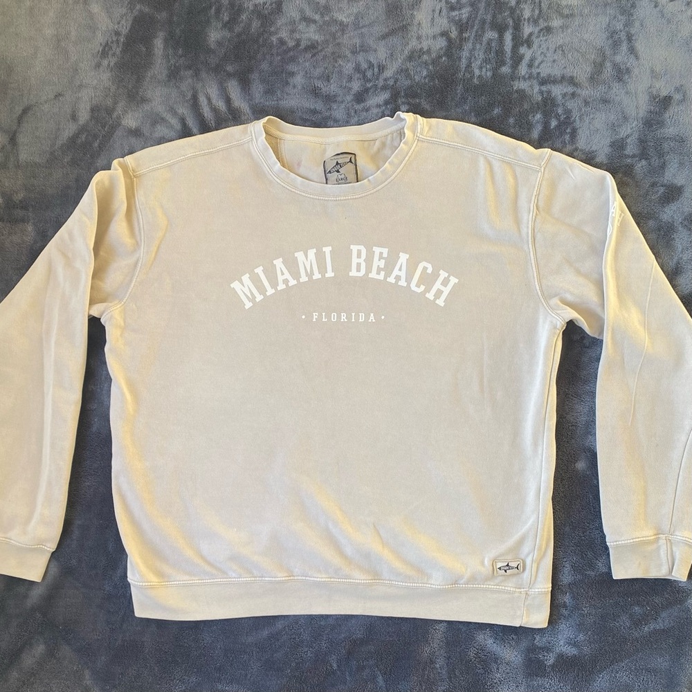 Shark Tee Miami Beach Florida Crewneck Sweatshirt - Unisex - Size Large.